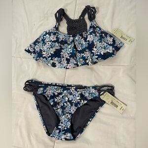 NWT. ARIZONA bikini set.
